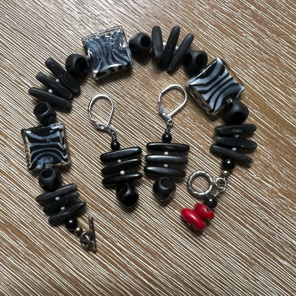 Zebra & Black Oriental Style Bracelet & earrings